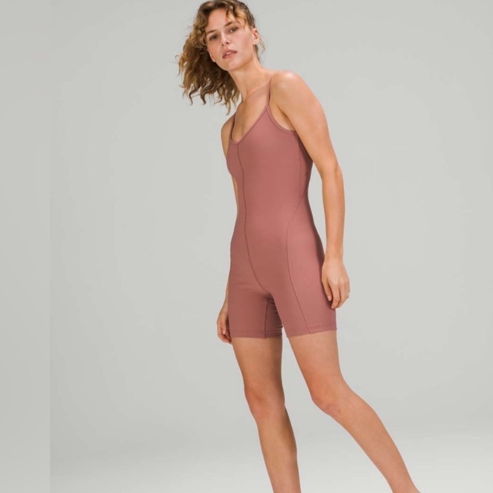 LIKE NEW Lululemon Contoured Yoga Unitard 6" Length size 2 Spiced CHAI SIZE 2